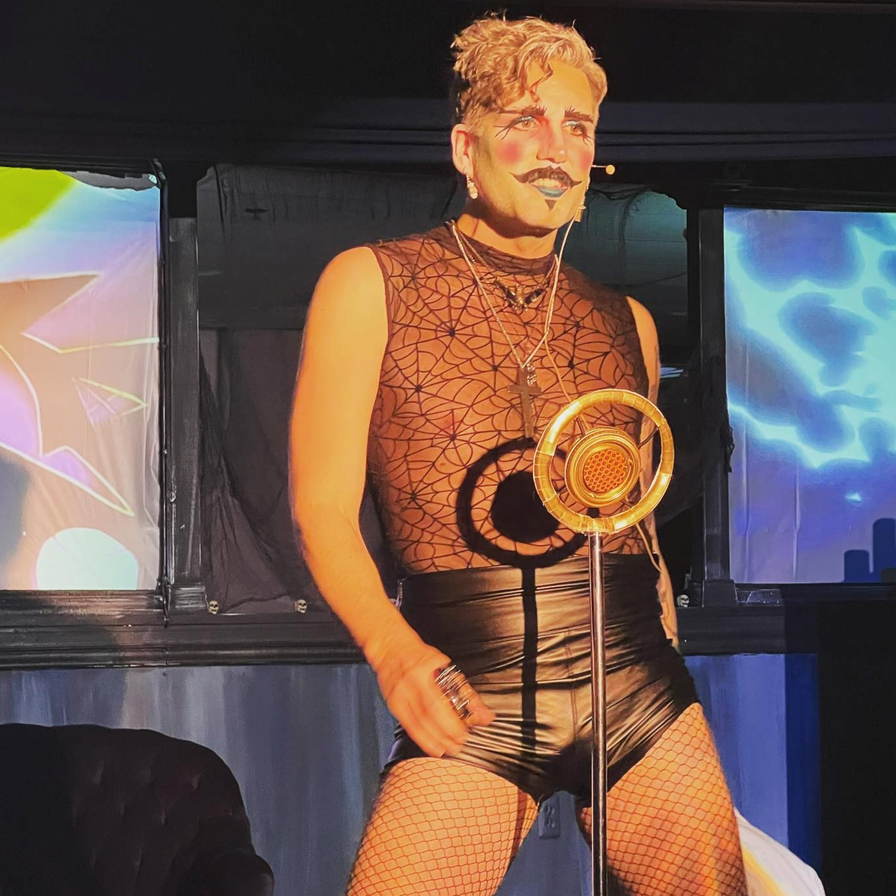 Midday_20221202_C_JWR_Macabaret