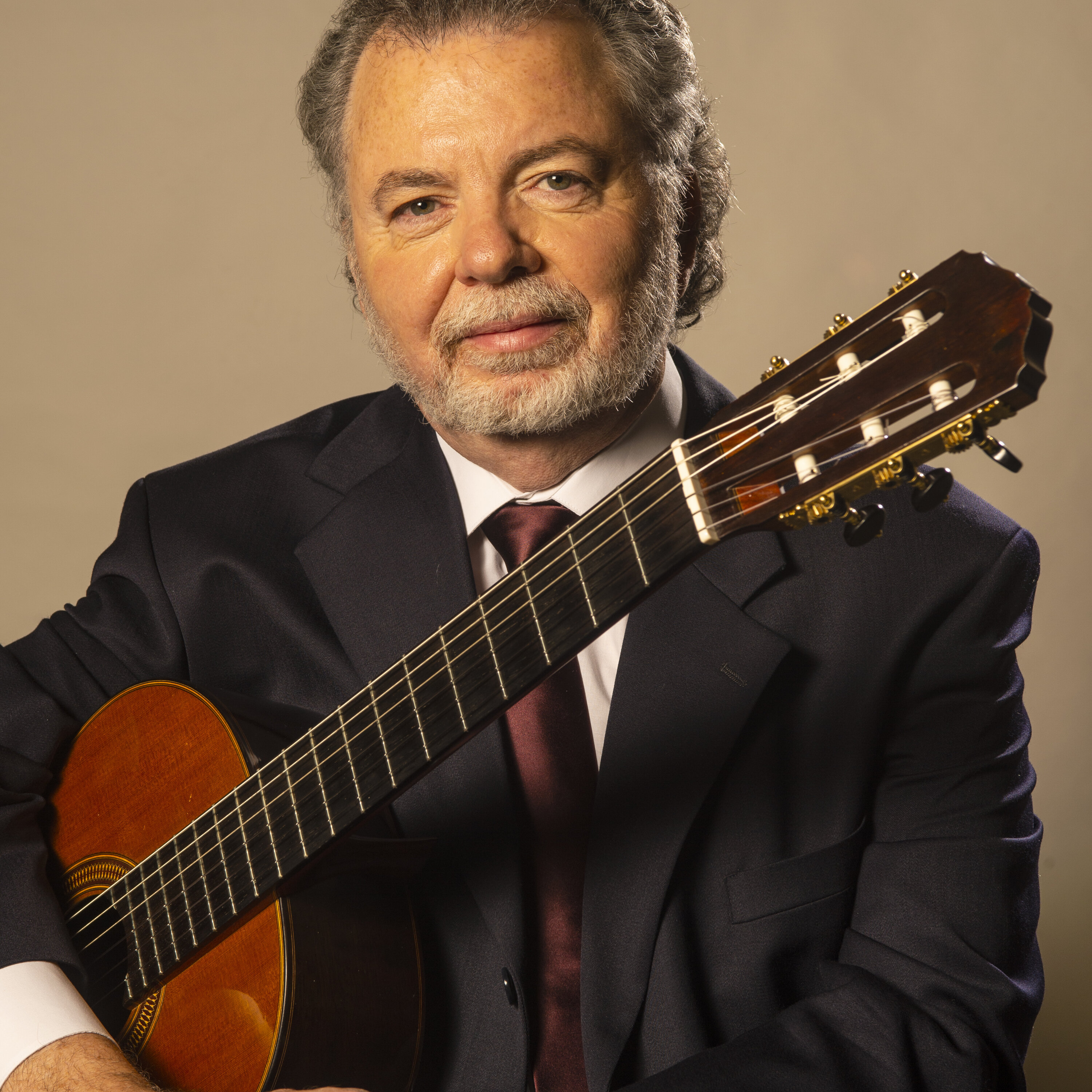 Emmanuel Barrueco, on the Baltimore Int'l Guitar Competition